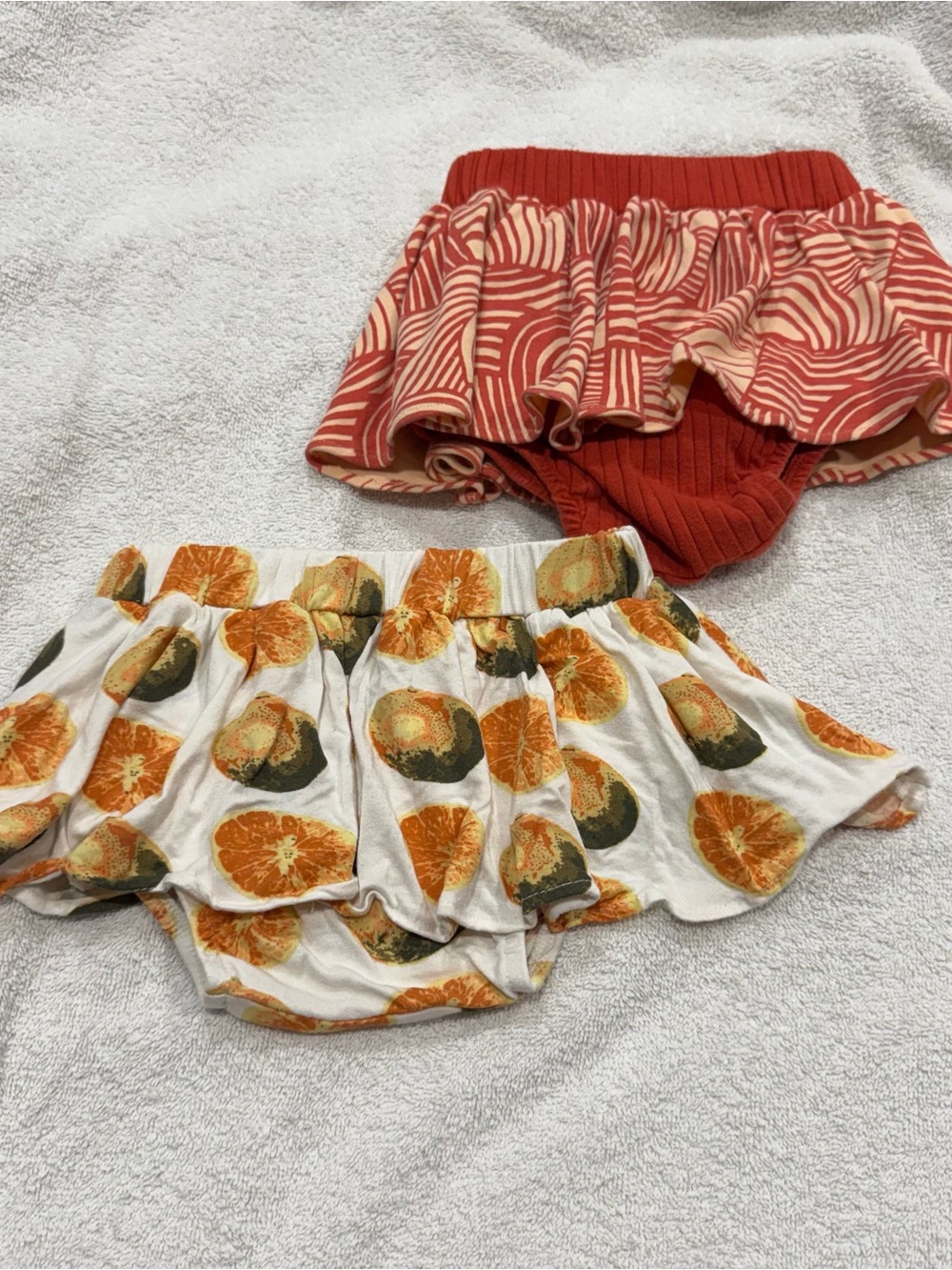 kate quinn Orange & Cream Ruffle Skorts - Citrus Print Rust Swirl Bloomers 18-24